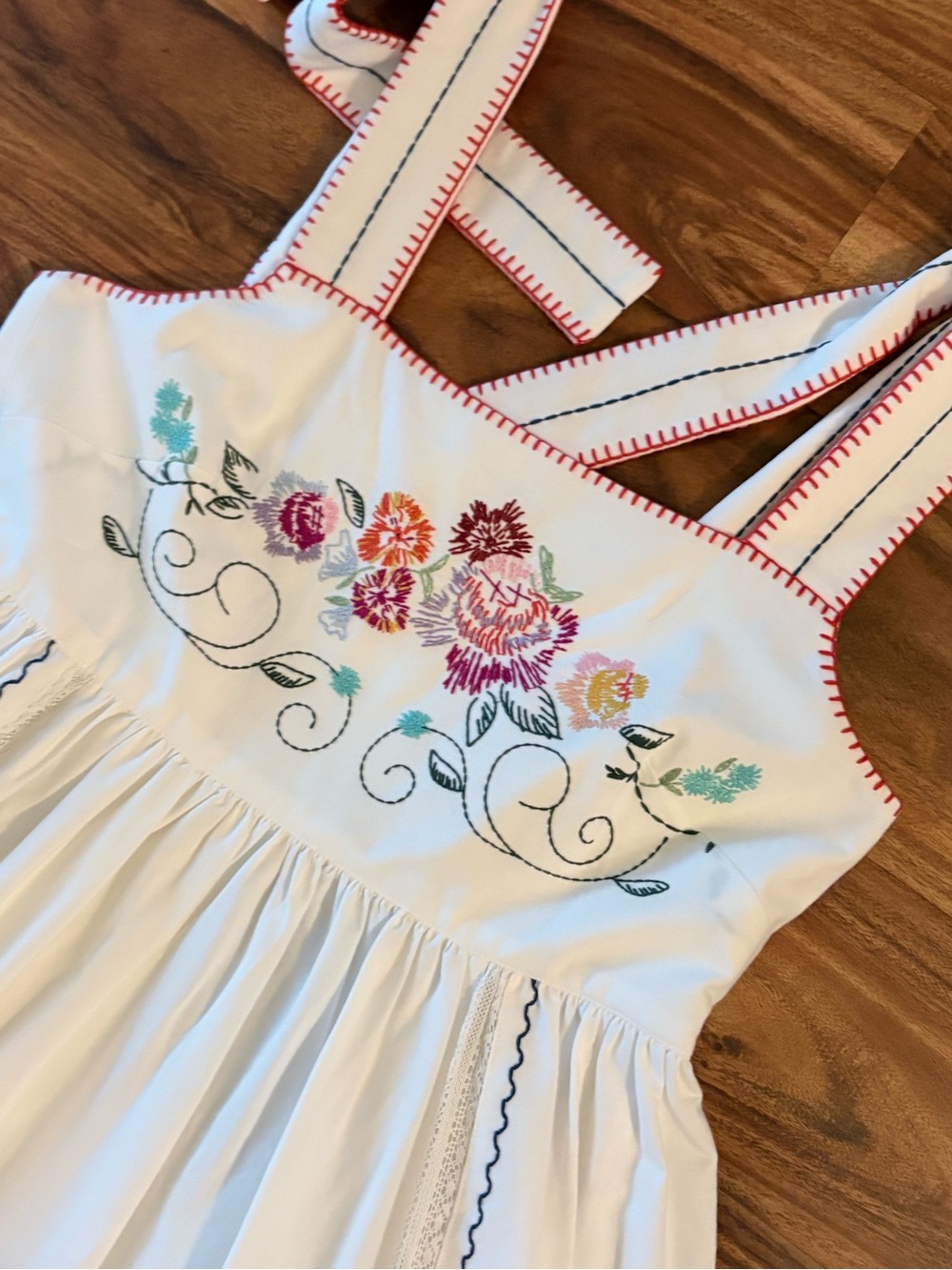 NWT Hunter Bell Women’s Stefy Steffy Embroidered Sun Dress Size 6 Tie Shoulder - Picture 12 of 16